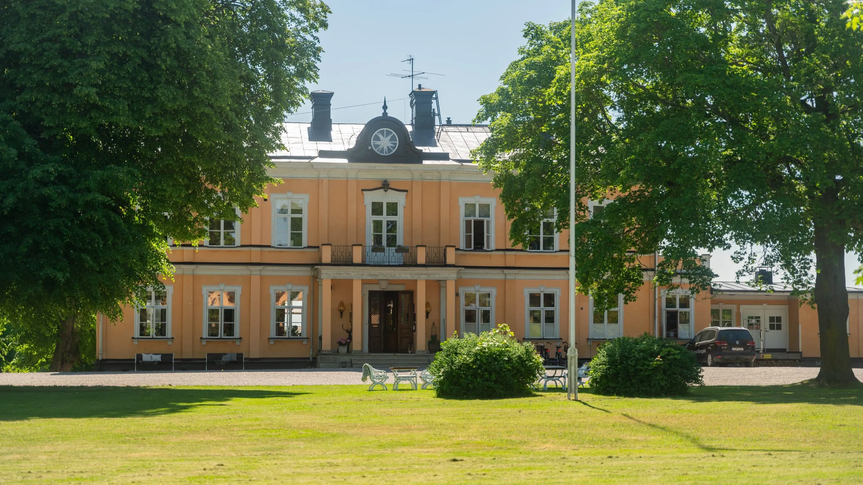 Thoresta Herrgård exterior by Lake Mälaren