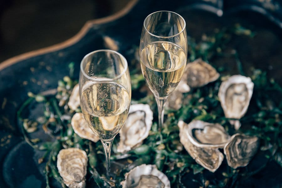 Champagne och ostron
